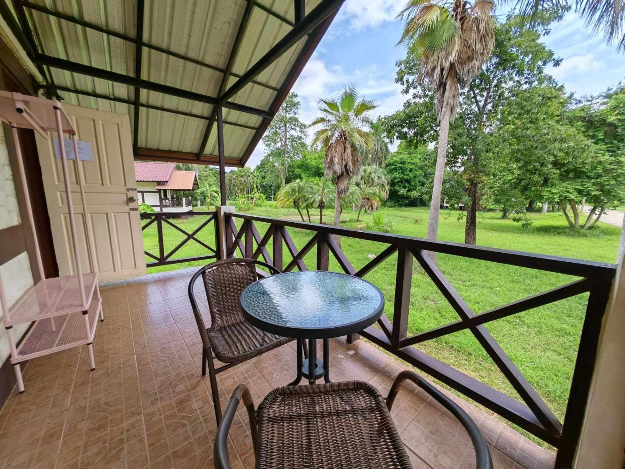 Rs Phong Riverside Resort Khon Kaen Esterno foto