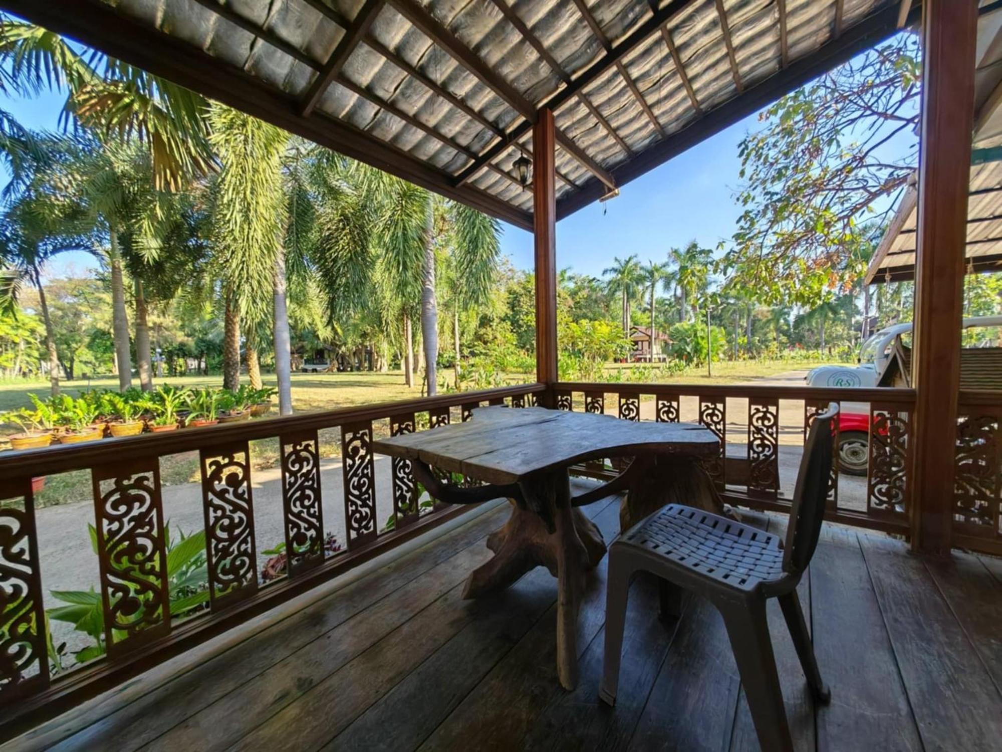 Rs Phong Riverside Resort Khon Kaen Esterno foto