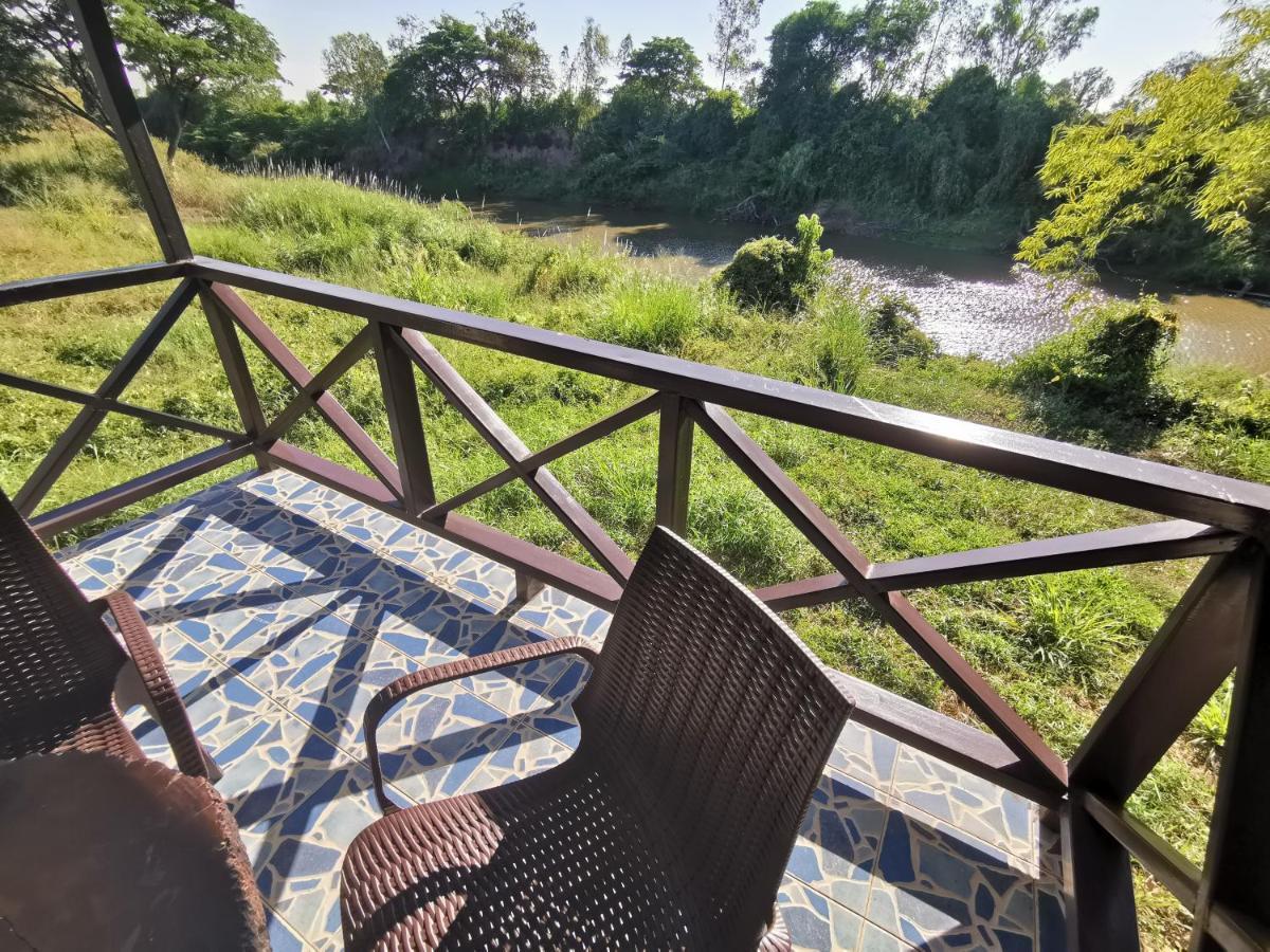 Rs Phong Riverside Resort Khon Kaen Esterno foto