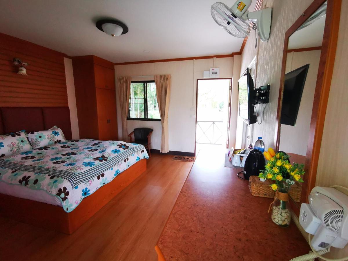 Rs Phong Riverside Resort Khon Kaen Esterno foto