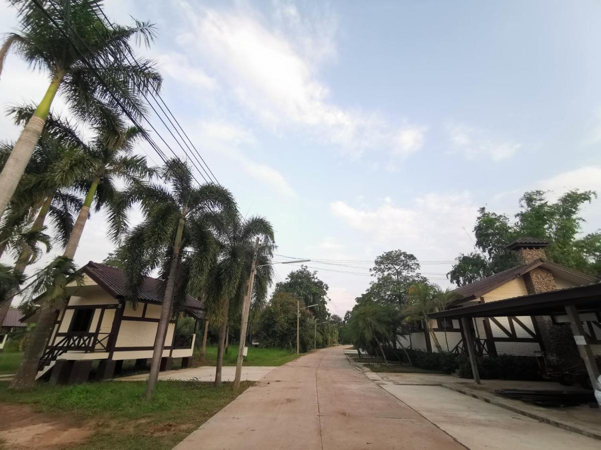 Rs Phong Riverside Resort Khon Kaen Esterno foto